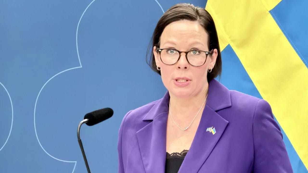 মধ্যপ্রাচ্যে যুদ্ধের দামামা; নাগরিকদের দ্রুত ইরান ছাড়ার নির্দেশ দিল সুইডেন