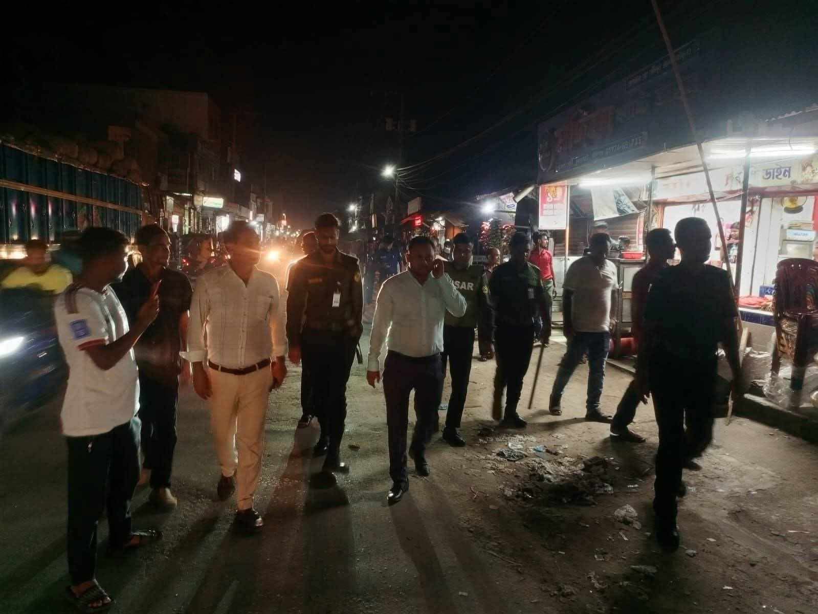 চুনারুঘাট বাজারে বিদ্যুৎ সাশ্রয়ে প্রশাসনের সচেতনতামূলক অভিযান