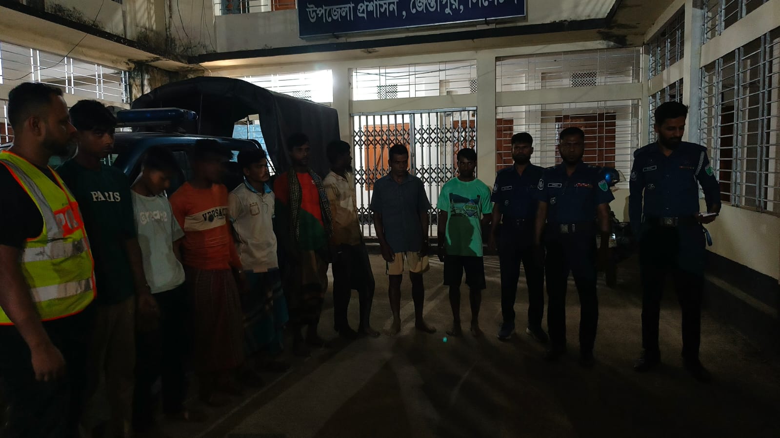 প্রকৃতি ও কৃষি রক্ষায় কঠোর প্রশাসন: জৈন্তাপুরে বালু খেকোদের দমনে ইউএনওর ঝটিকা অভিযান