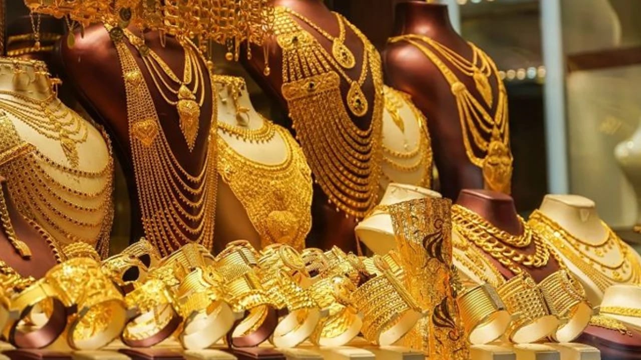 স্বর্ণ ও রুপার বাজারে ফের বড় লাফ; ভরি ছাড়াল ২ লাখ ৫৮ হাজার টাকা