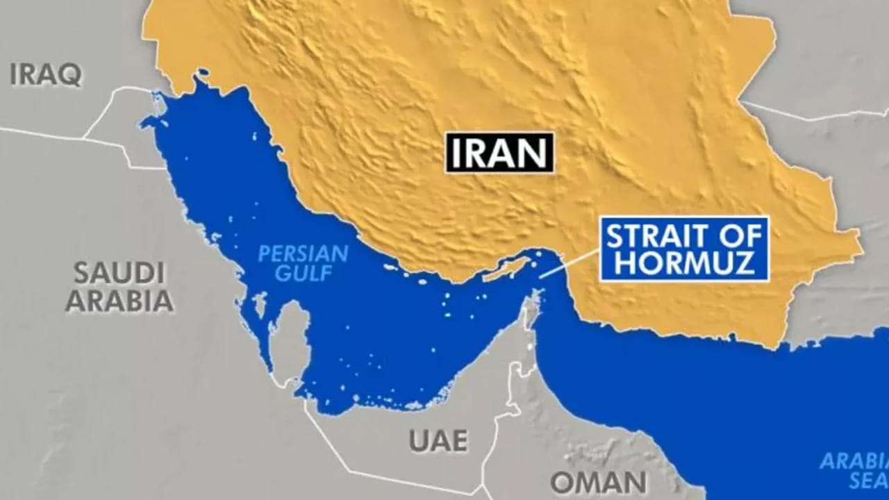 হরমুজ প্রণালিতে অজ্ঞাত বস্তুর আঘাতে আরও একটি জাহাজ ক্ষতিগ্রস্ত