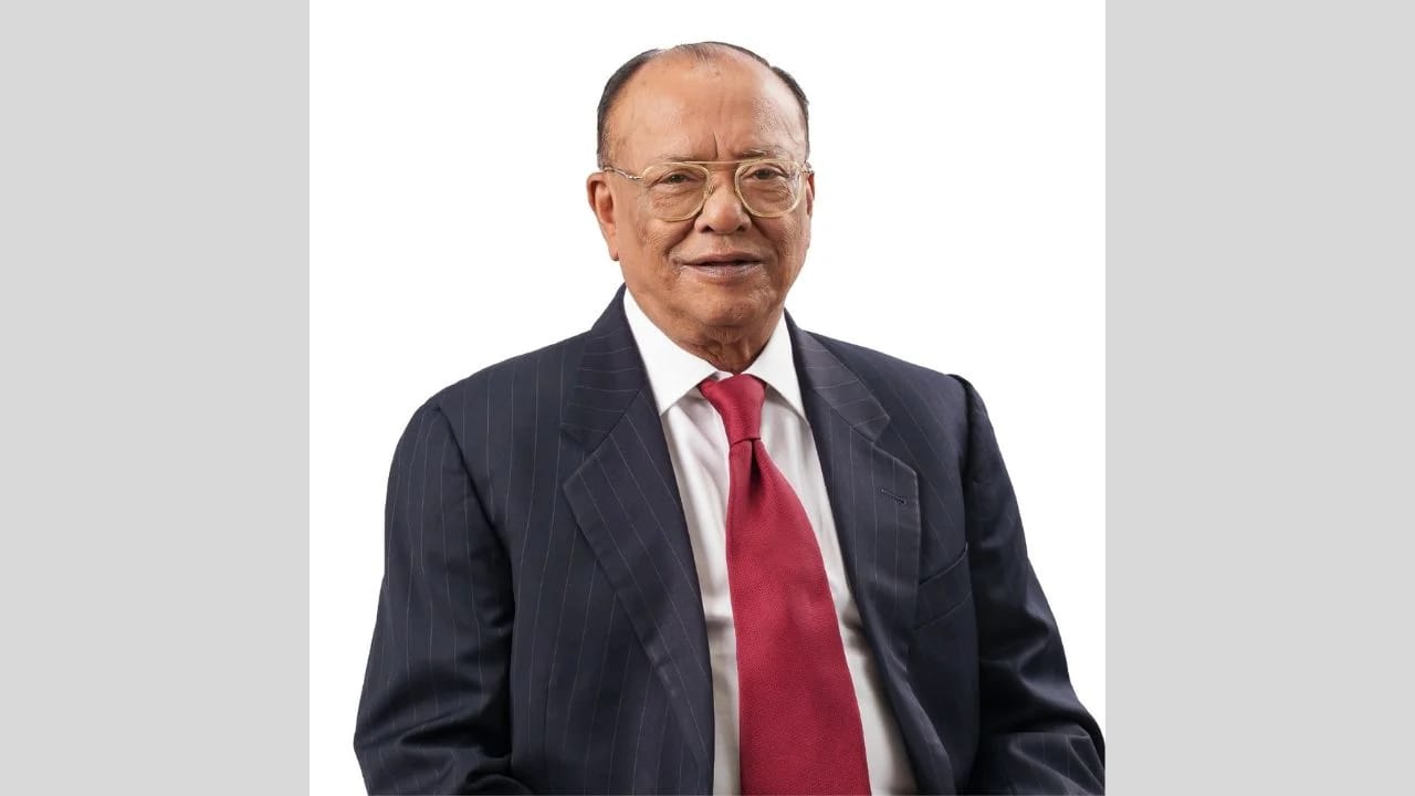 ন্যাশনাল ব্যাংকের চেয়ারম্যান পদ ছাড়লেন পরিবেশমন্ত্রী আব্দুল আউয়াল মিন্টু