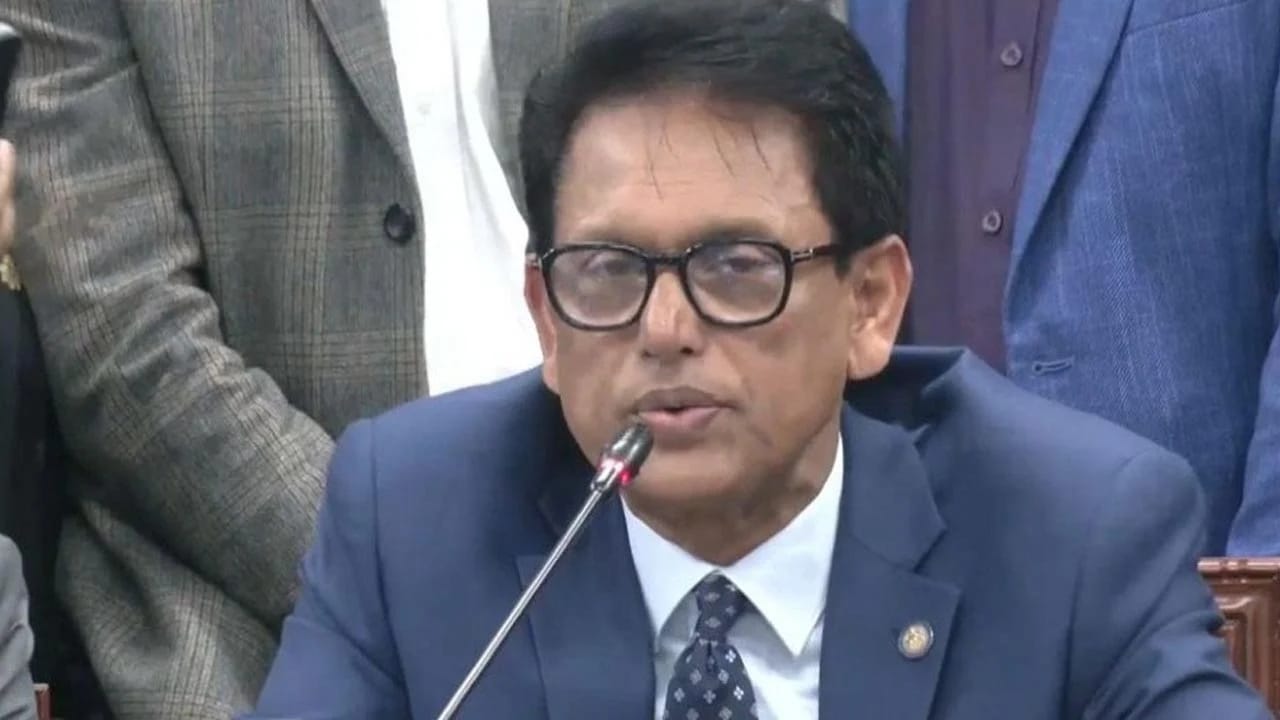 প্রশ্নফাঁস ও নকলরোধে জিরো টলারেন্স নীতি: কঠোর তদারকির ঘোষণা শিক্ষামন্ত্রীর